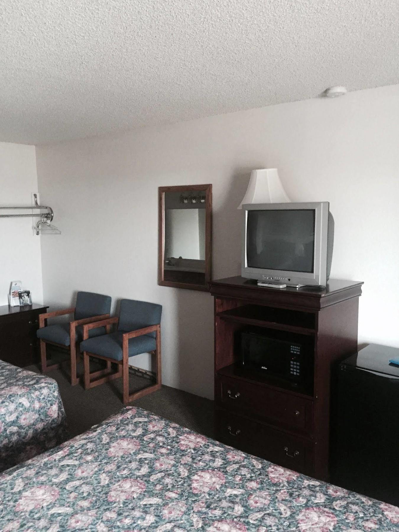 Country Inn Bolivar Экстерьер фото