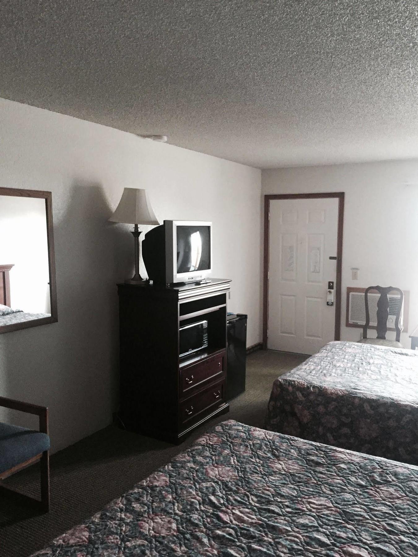 Country Inn Bolivar Экстерьер фото